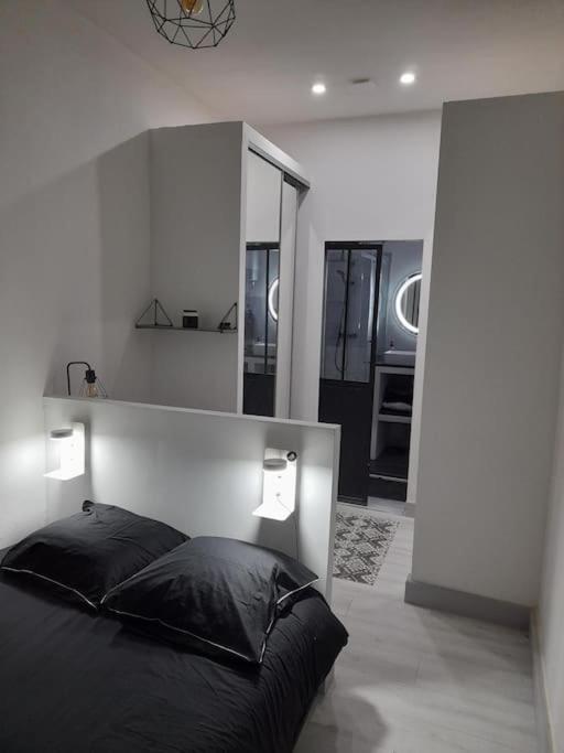 T2 Appartement Lumineux A La Joliette Marseille Eksteriør billede
